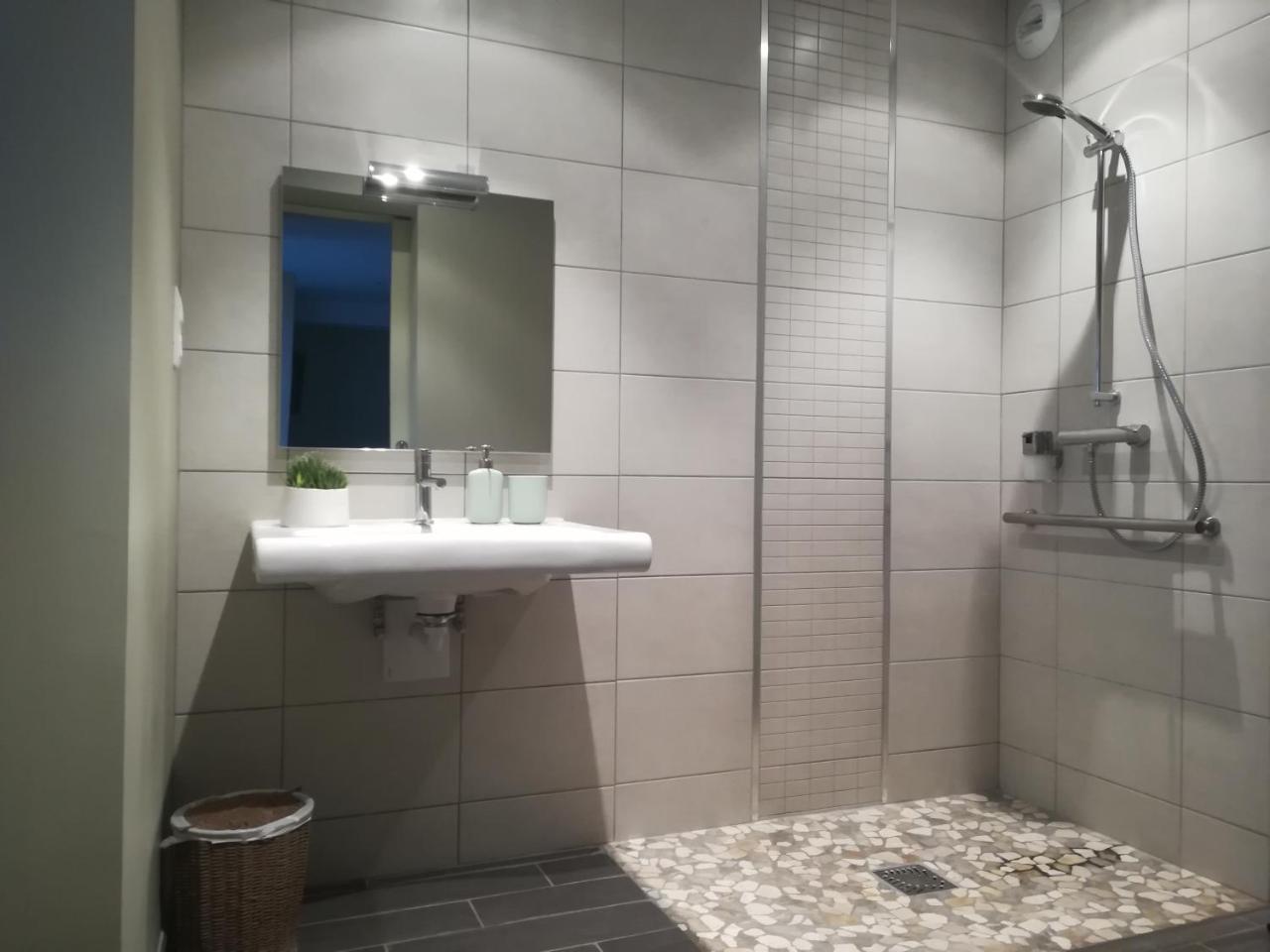 Chambre D'Hotes Les Rives De La Tronne Mer Ngoại thất bức ảnh